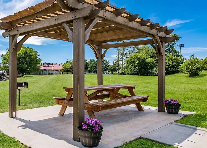 Rodeway Urbana Area Inn